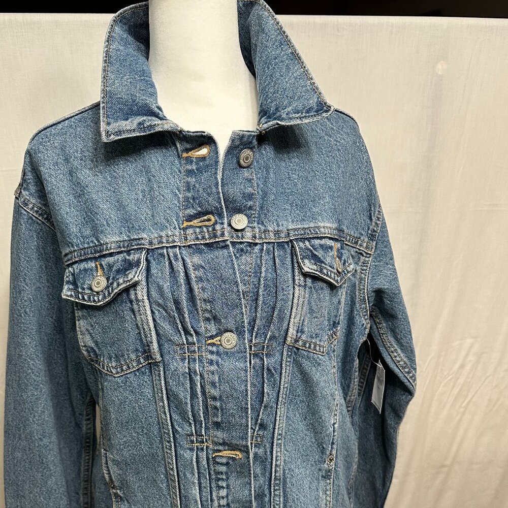 Great looking Classic Blue Jean Jacket